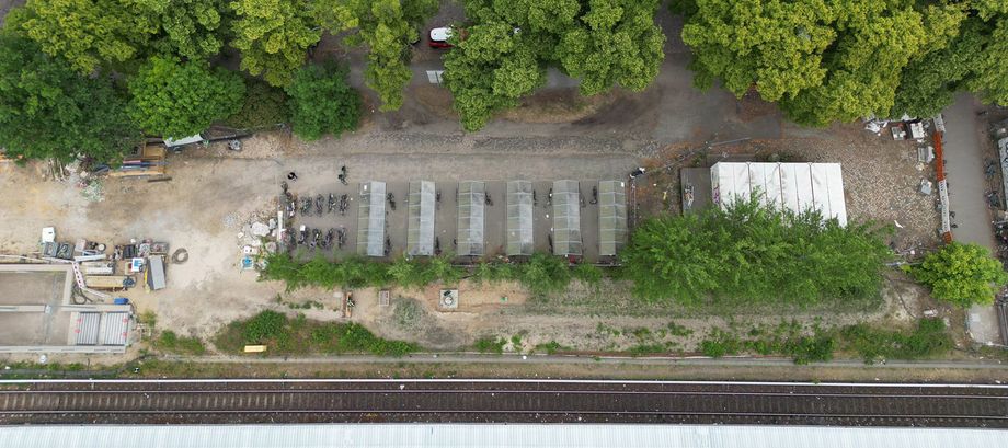 Luftbild der Bestandssituation, mit den veralteten Abstellanlagen neben dem S-Bahngleis